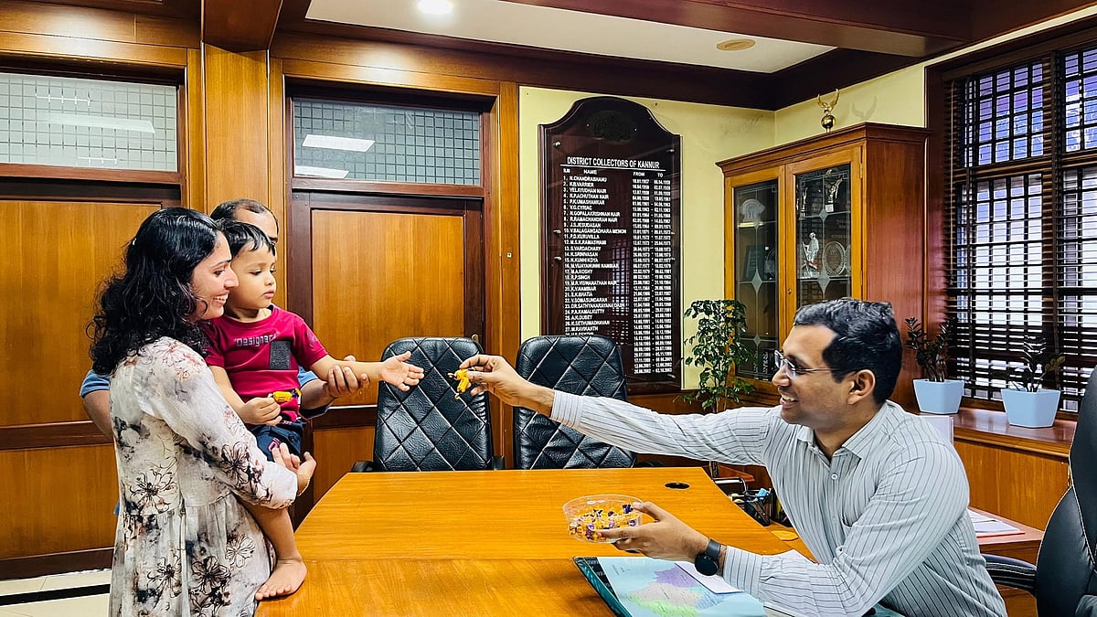 ജന്മദിനം അടുത്ത വര്‍ഷവും ഉണ്ടല്ലോ?, ആഘോഷത്തിനായി കരുതിയ തുക ദുരിതാശ്വാസ നിധിയിലേക്ക് കൈമാറി മൂന്ന് വയസുകാരന്‍